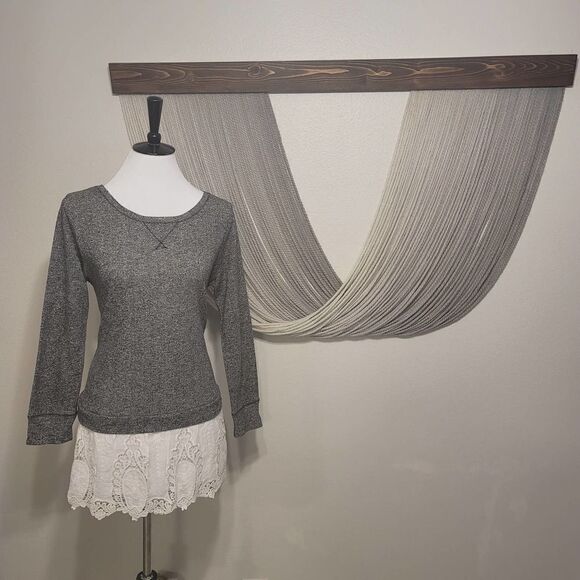 Anthro-Lili's Closet Lace Trim Sweater Sz M - Picture 2 of 4